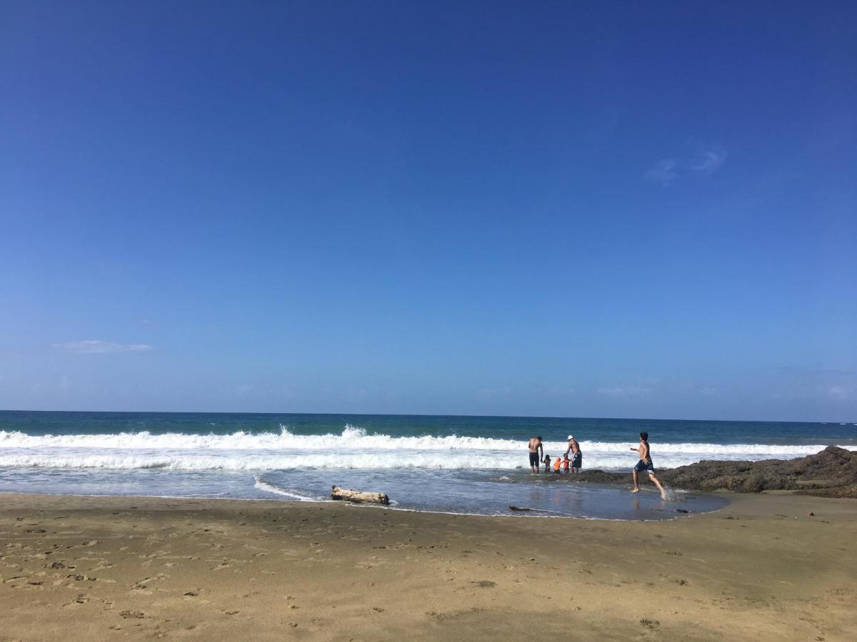 Gigi Brown Villa Frida Beachfront Puerto Viejo de Talamanca Екстериор снимка